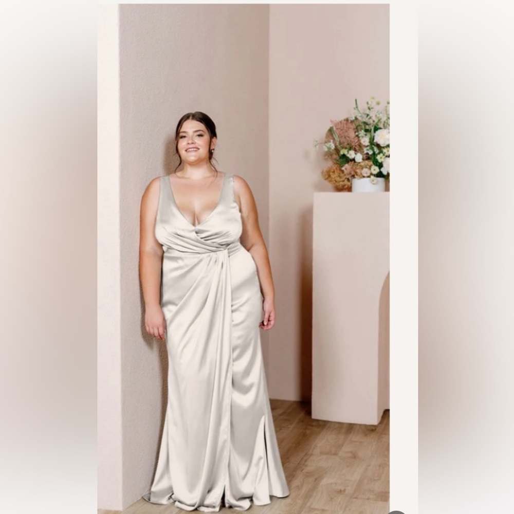 Revelry- Bridesmaid Dress “Blair” Soft Champagne Satin size 22 regular length
